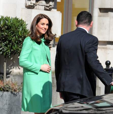 Kate Middleton affiche un sublime baby-bump à quelques semaines de son accouchement