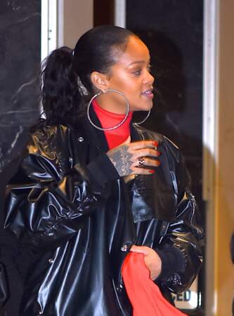 La ponytail relevée (Rihanna) 