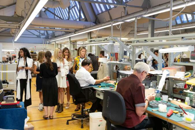 La française Sharon, ou encore Valentina Ferragni ont découvert les coulisses de fabrication de Louis Vuitton.