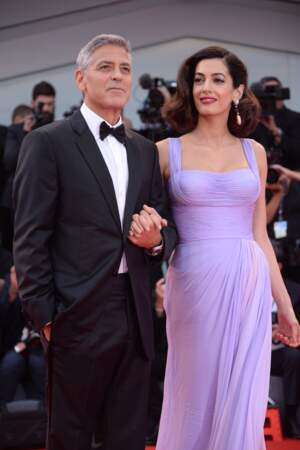 Amal Clooney, ravissante avec un make-up léger et une nouvelle coiffure courte