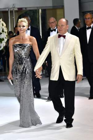 Le prince Albert II de Monaco et la princesse Charlène de Monaco lors du 69ème Gala de la Croix-Rouge 