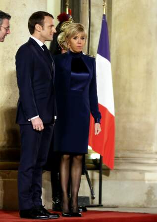 Brigitte Macron, élégante en robe bleu nuit à l'Elysée le 23 janvier 2019 avec Emmanuel Macron