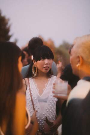 L'influenceuse Susie Lau a opté pour des boucles renversantes lors de la soirée LOEWE à Ibiza.