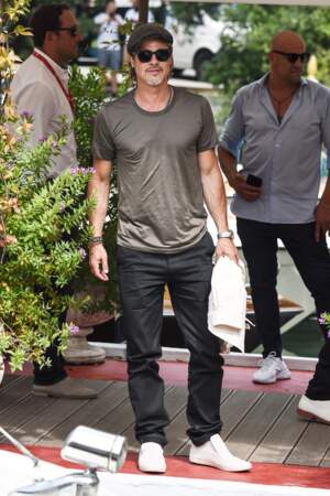 Sexy cool, Brad Pitt arrive à Venise plus en forme que jamais