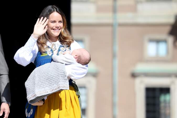 Le prince Carl-Philip de Suède, son épouse Sofia et le prince Alexander pour la fête nationale