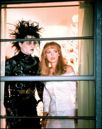 Johnny Depp et Winona Ryder dans le film "Edouard aux Mains d'Argent" (1991)