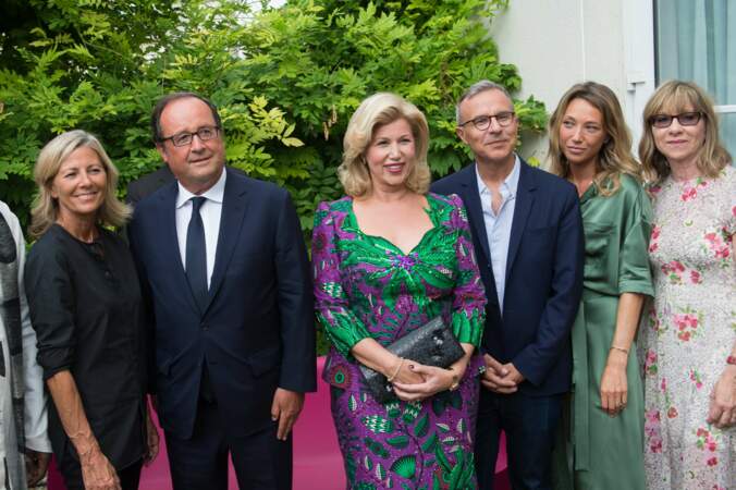 Francois Hollande avec Dominique Ouattarta et les membres du jury du festival d'Angoulême