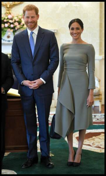 Meghan Markle radieuse lors de sa visite au président irlandais, au côté du prince Harry