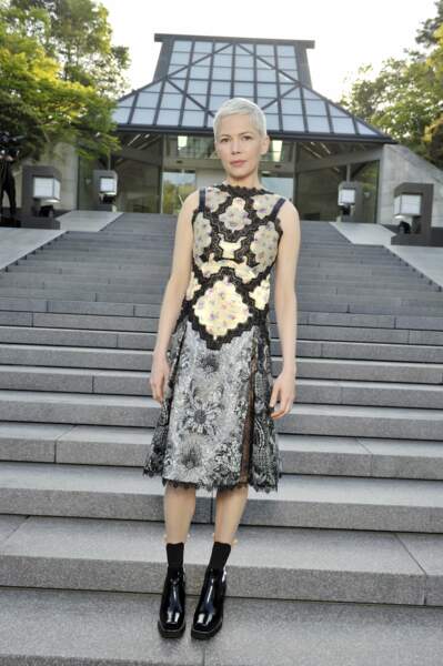 Michelle Williams avait opté pour une robe romantico-goth signée du directeur artistique de la marque.