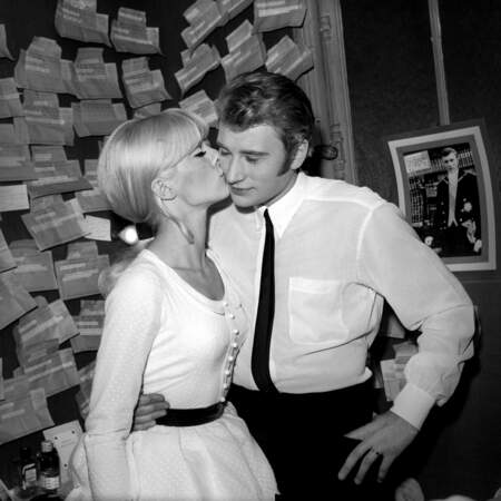 Johnny Hallyday et Sylvie Vartan, dans une loge de l'Olympia en 1965