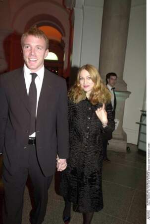 Madonna et Guy Ritchie en 2000 à l'ouverture de la nouvelle galerie Tate à Londres