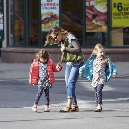 Sarah Jessica Parker et ses filles dans les rues de New York.