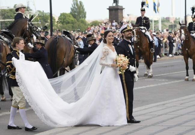 La nouvelle princesse de Suède portait une robe créée pour elle par la designer suédoise Ida Sjöstedt