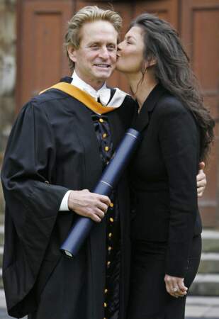 Michael Douglas reçoit un diplôme honorifique de l'université St Andrews, en Ecosse (2006)