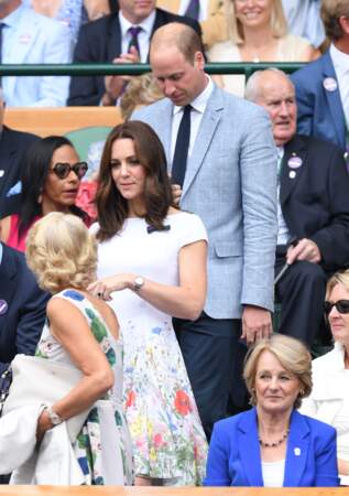 Kate Middleton, "patronne" de Wimbledon, très stylée en robe blanche fleurie pour la victoire de Roger Federer