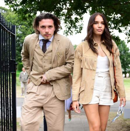 Brooklyn Beckham et sa compagne Hana Cross arrivent pour assister à la finale homme du tournoi de Wimbledon.