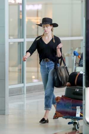 Amber Heard est arrivée à  l'aéroport de Roissy le lundi 3 juillet