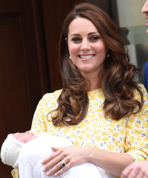 Pour la naissance de la princesse Charlotte, Kate avait choisi une robe jaune