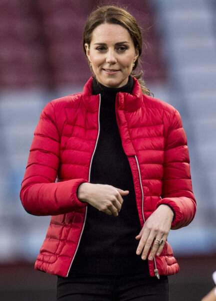Kate Middleton, duchesse de Cambridge, en visite à "We are Coach Core Programme" à la "Aston Villa football club" à