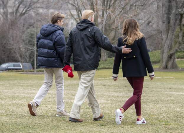 Melania Trump, accompagnée de son mari et de son fils, est ensuite repartie en hélicoptère