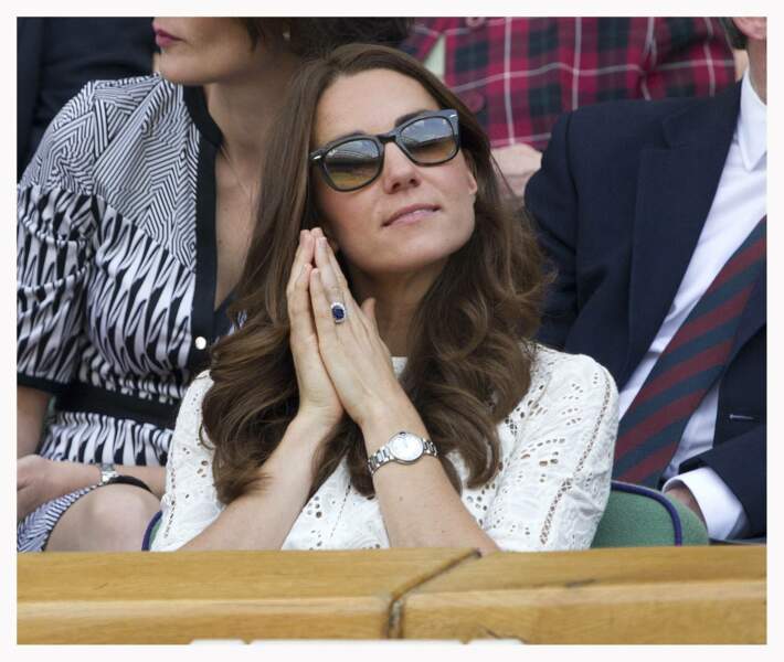 Le blanc, tenue de circonstance à Wimbledon, en version robe en dentelle pour Kate Middleton en 2014