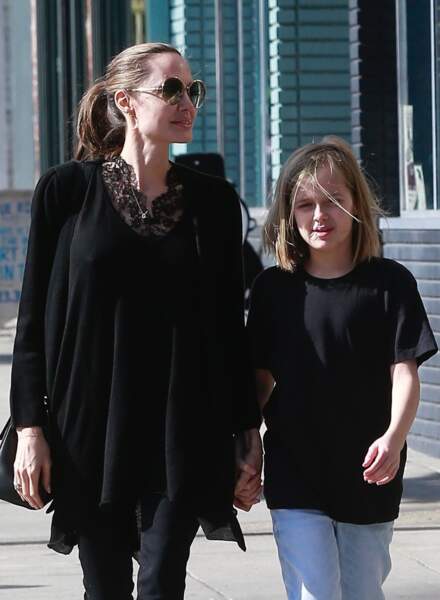 Angelina Jolie retrouve le sourire au côté de sa fille Vivienne