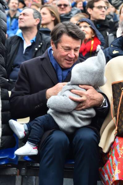 Moment de complicité entre le maire de Nice et sa fille de six mois