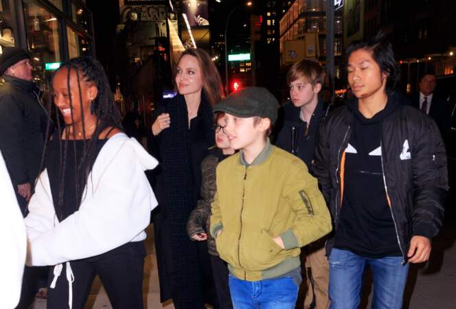 Angelina Jolie en balade à New York avec sa tribu