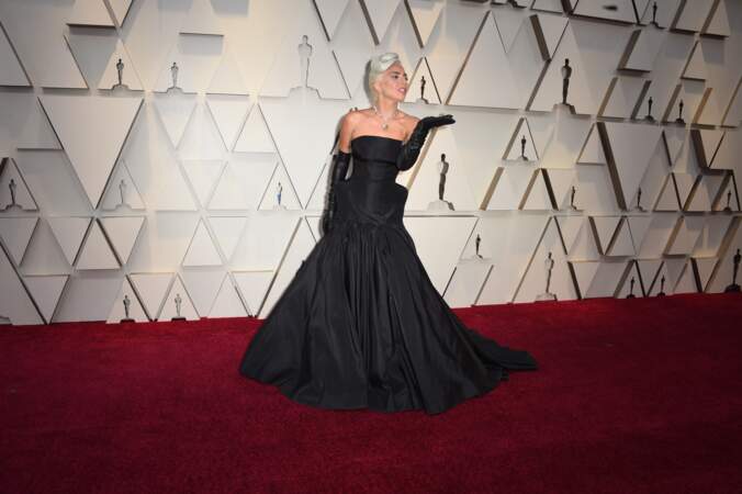 Lady Gaga époustouflante en robe Alexander McQueen 