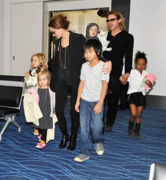 Brad Pitt, Angelina Jolie et leur famille au Japon en 2011