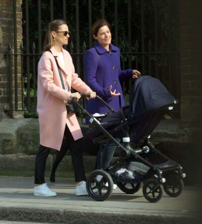 Maman depuis le 15 octobre dernier, Pippa Middleton promène régulièrement son fils Arthur dans la capitale anglaise
