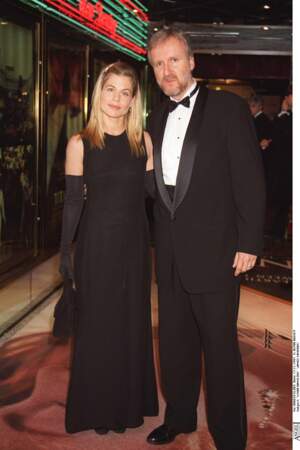Linda Hamilton et James Cameron furent mariés de 1997 à 1999. Ce qui lui a couté 39 millions d'euros.