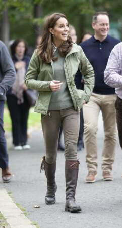 Kate Middleton, duchesse de Cambridge, dans le parc Paddington Recreation Ground à Londres le 2 octobre 2018