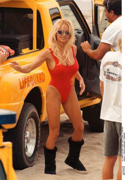 Pamela Anderson très en forme sur le tournage de Baywatch en 1996.