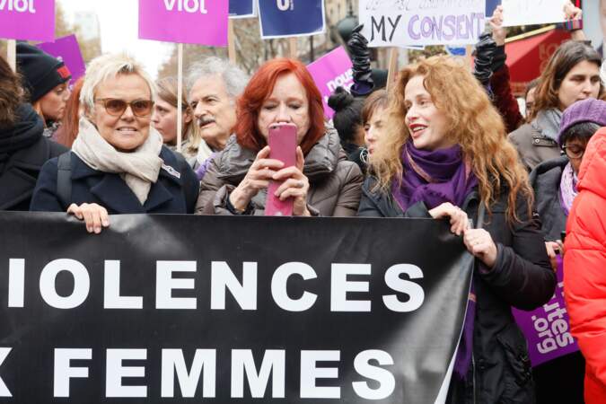 Sophie Darel, Muriel Robin, Eva Darlan lors de la manifestation organisée contre les violences faites aux femmes