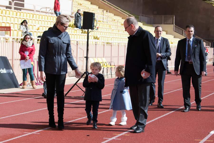 Prince Albert de Monaco, Charlène et les jumeaux très chics, avec Gabriella élégante en bottes fourrées