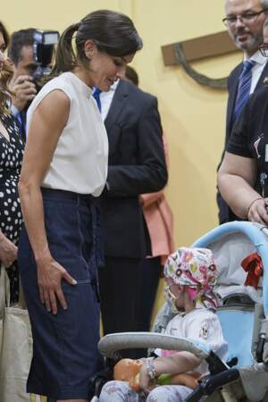 La charismatique reine Letizia d’Espagne à l'inauguration du 75e Salon du livre de Madrid, le 31 mai 2019.