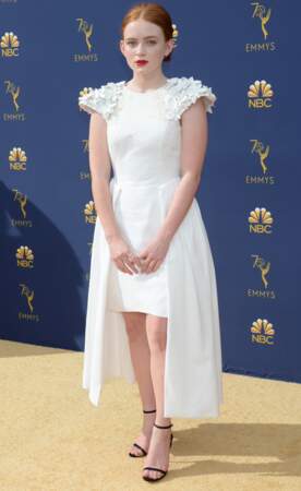 Sadie Sink portait une robe Hiraeth au 70ème Primetime Emmy Awards.