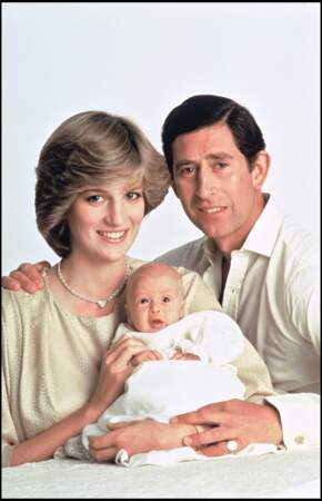 Le prince William, à sa naissance, et pas beaucoup de cheveux en 1982