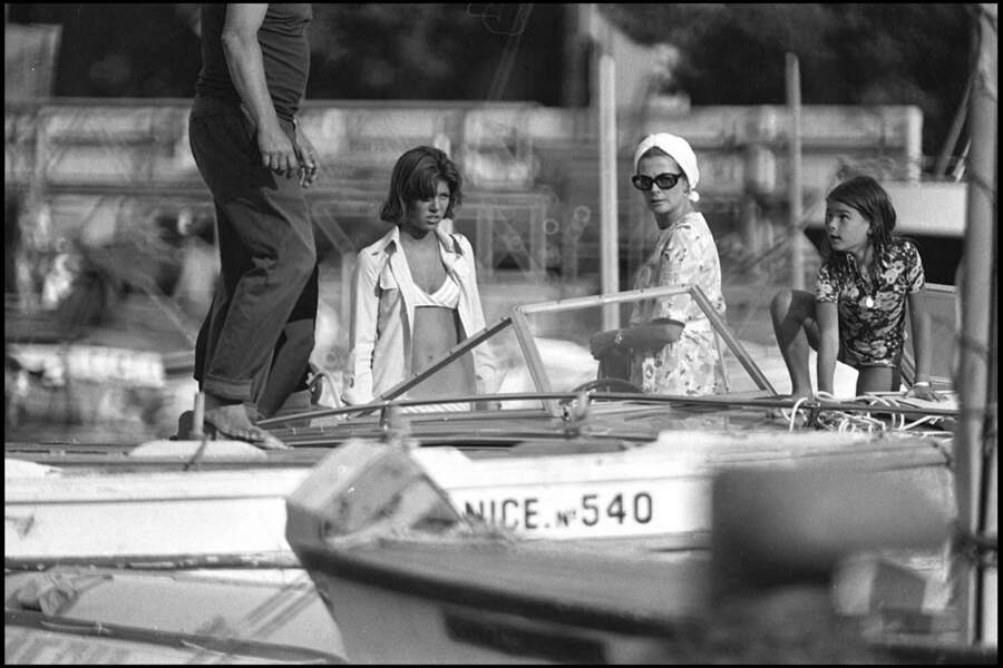 Caroline, Stéphanie et Grace de Monaco sur leur bateau, en 1973
