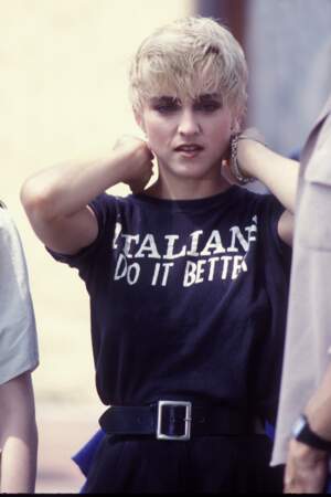 Madonna et sa coupe pixie blond platine, sur le tournage de la vidéo de "Papa Don't Preach" en 1986