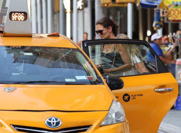 Katie Holmes trouve enfin un taxi à New York