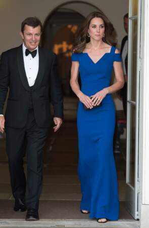Kate Middleton en Roland Mouret le 9 juin 2016