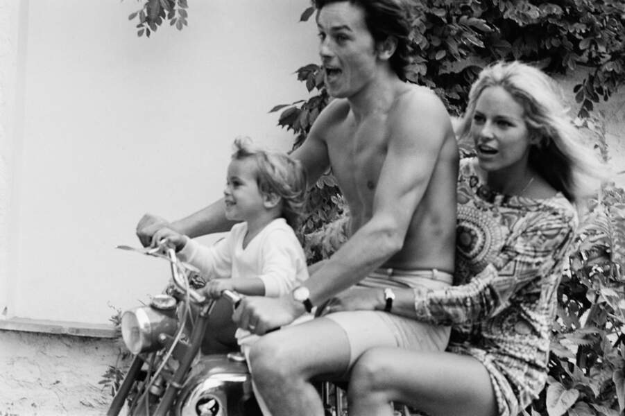 Alain, Nathalie et Anthony Delon 1966