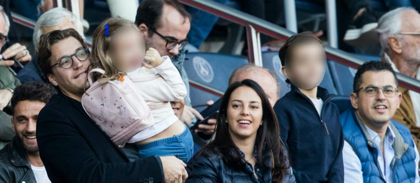 Jean Sarkozy, sa femme Jessica et leurs deux enfants Solal et Lola lors de PSG-Amiens au Parc des Princes