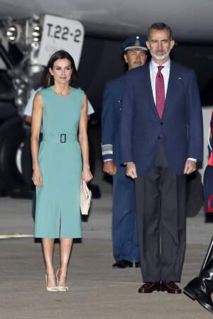 Letizia d'Espagne très élégante en Hugo Boss avec le roi Felipe VI à Buenos Aires le  25 mars 2019.