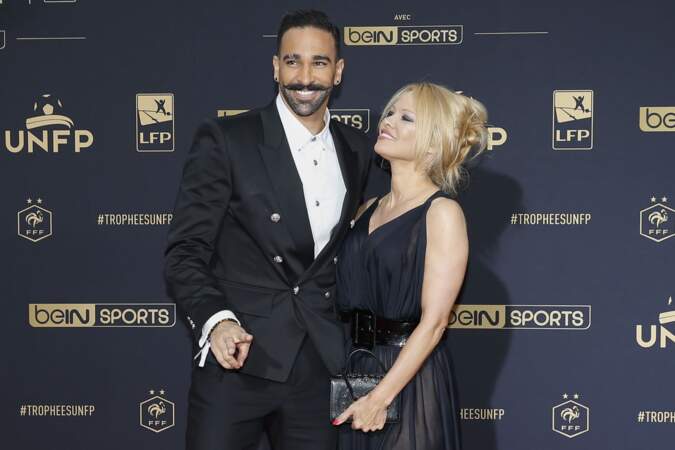 In love, Pamela Anderson a filmé Adil Rami avec son smartphone pendant tout son discours