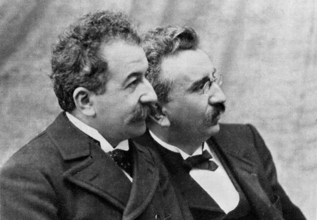 Tous cela a té rendu possible grâce à ces deux hommes: Auguste et Louis Lumière. Les inventeurs du cinématographe