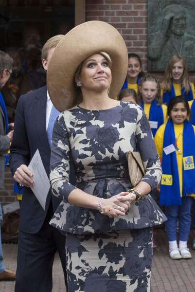 La reine Maxima porte pour la première fois sa capeline fétiche, en mai 2013