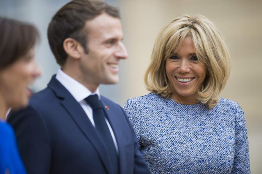 Emmanuel Macron et Brigitte Macron encore assortis dans des tons de bleu